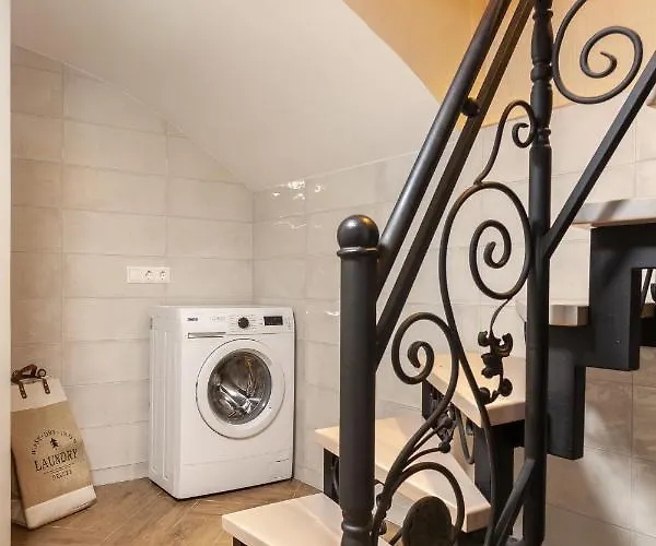 Avangard Saint Teodora Ii * Leópolis